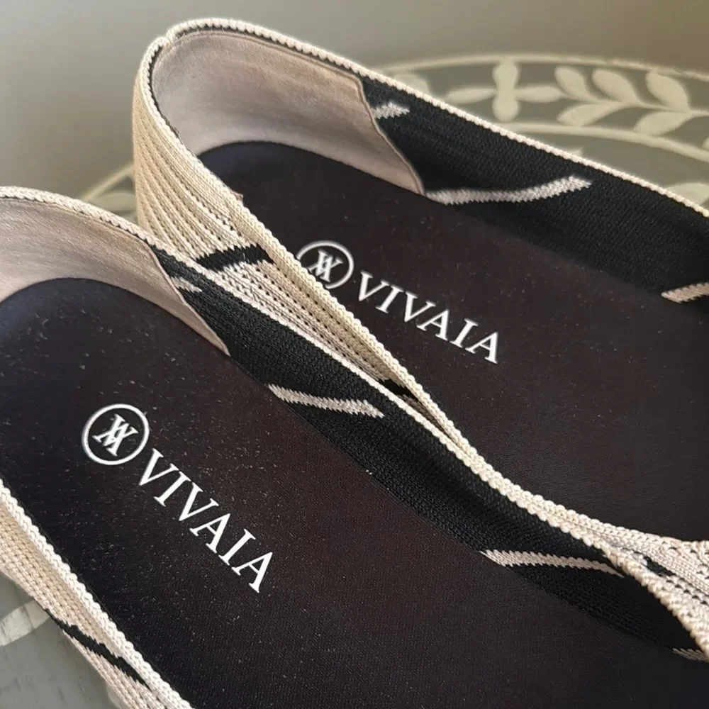 Vivaia Pointed Toe Striped Flats sz 42